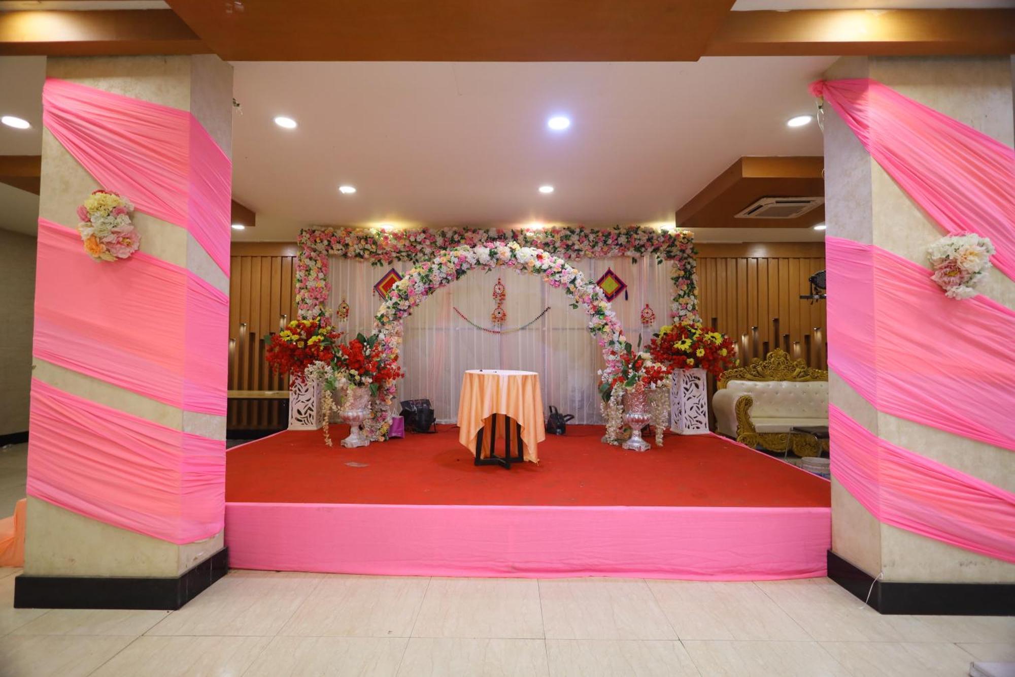 Hotel Wedlock Sector 47 Gurgaon Bagian luar foto