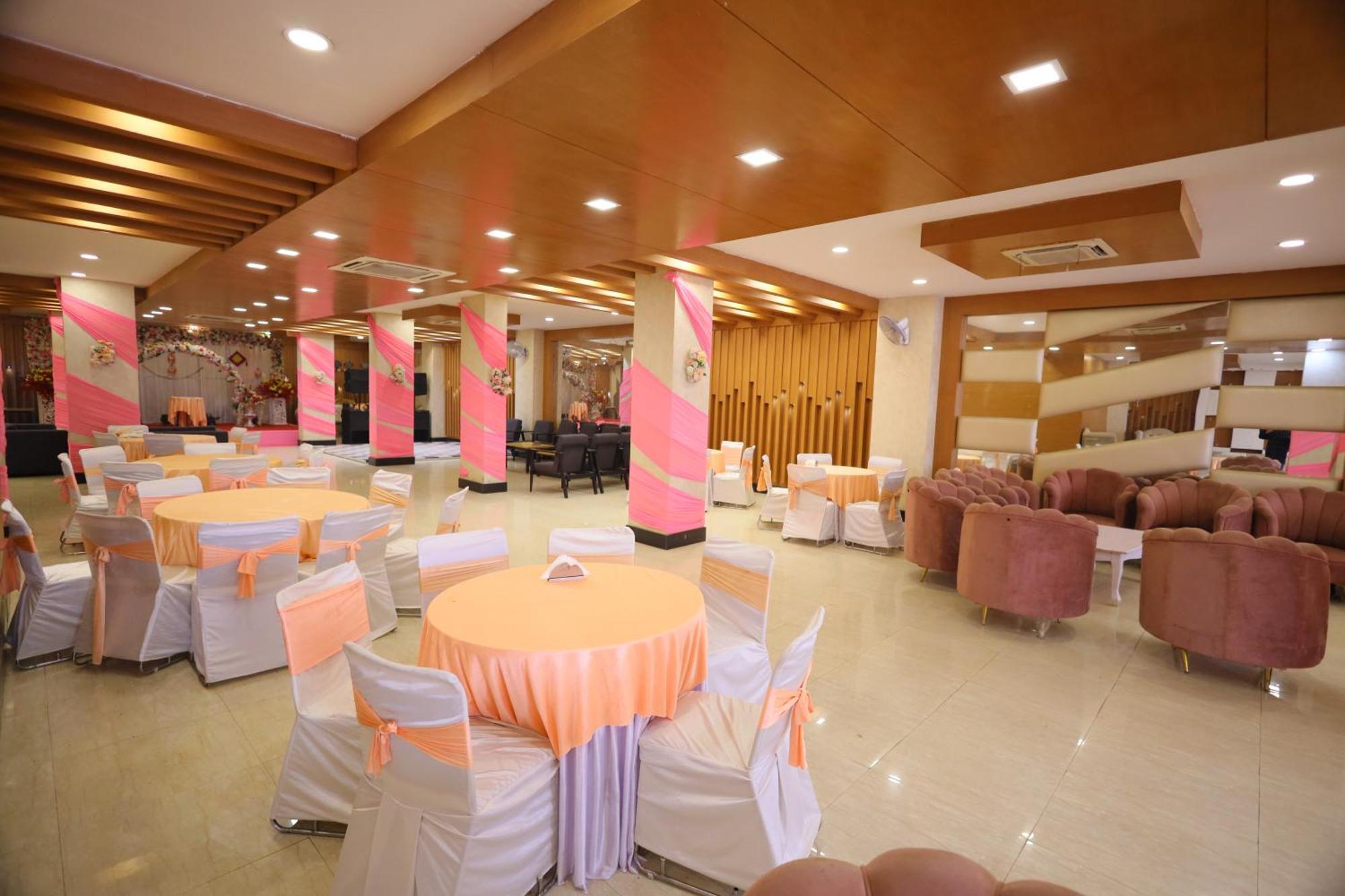 Hotel Wedlock Sector 47 Gurgaon Bagian luar foto